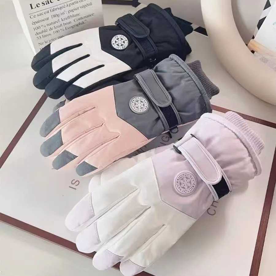 Winter Warm Ski Gloves For Women Men Windproof Waterproof Adjustable Cycling Motorcycle Glove Casual Outdoor Sport Plush Gloves Z250925