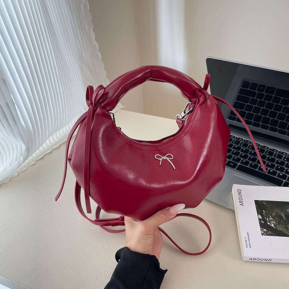 designer bag Luxury bag Large Capacity for Women New Niche Design Pleated Shoulder Casual Commuter Dumpling Bag