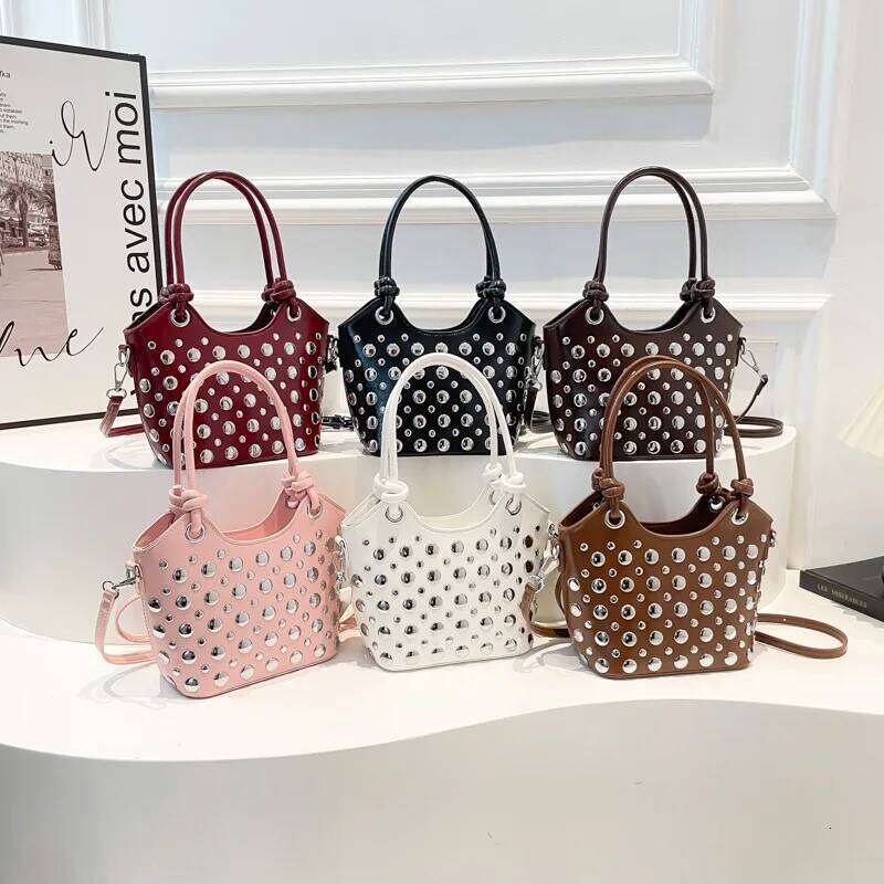 Rivet Shoulder Bags American Style PU Leather Tote Large Capacity Commuting Handbag Messenger Causal Crossbody Commuter Bag