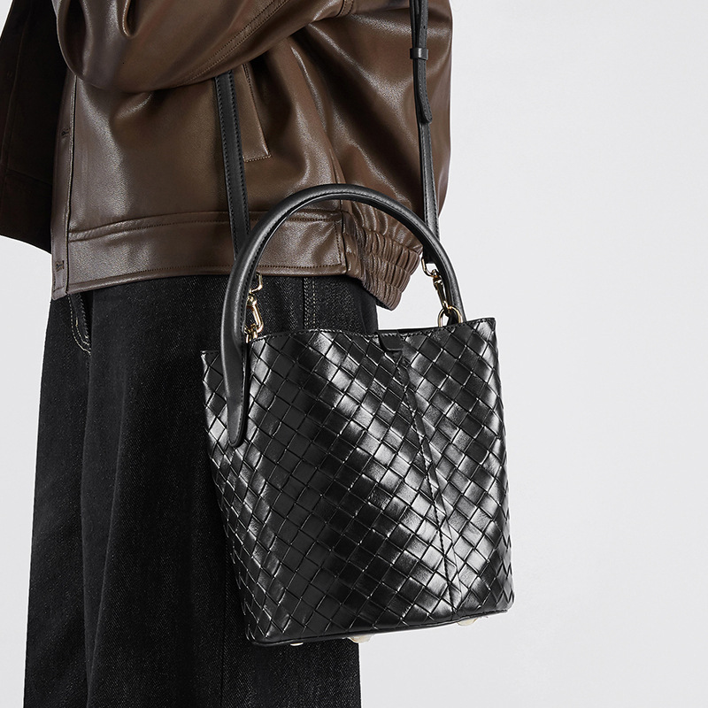 Designer Handbag Bag For Women High-end Feel 2025 New Women's Bag Genuine Leather Handbag Versatile Woven Luxury Bag Bucket Shoulder Crossbody Ba