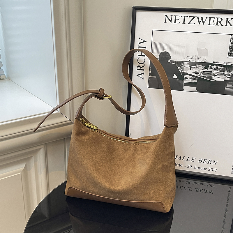 Leisure and minimalist shoulder bag 2025 new model for women, niche fashion, suitable for work, commuting, versatile, durable, multi-functional, light