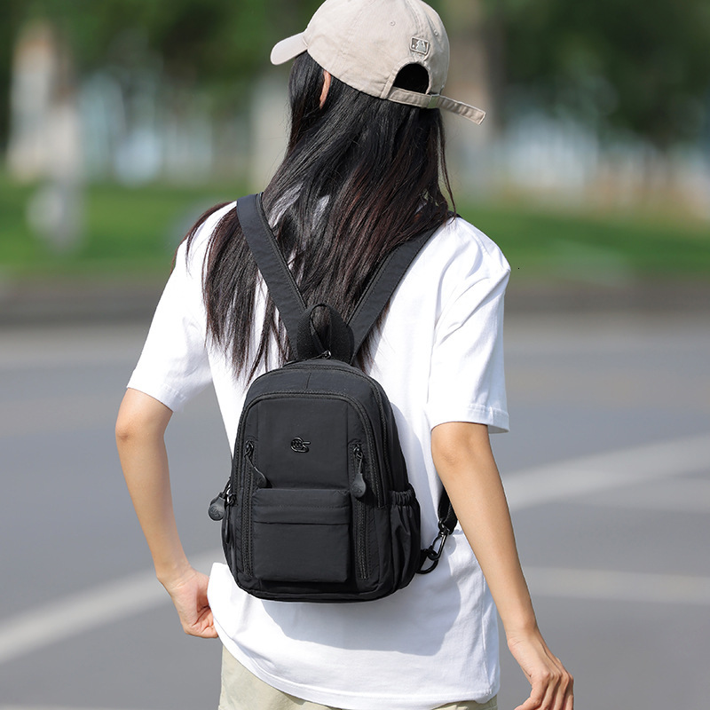 Designer Fashion Backpack 2025 New Lightweight Multi functional Chest Bag Women's Bag