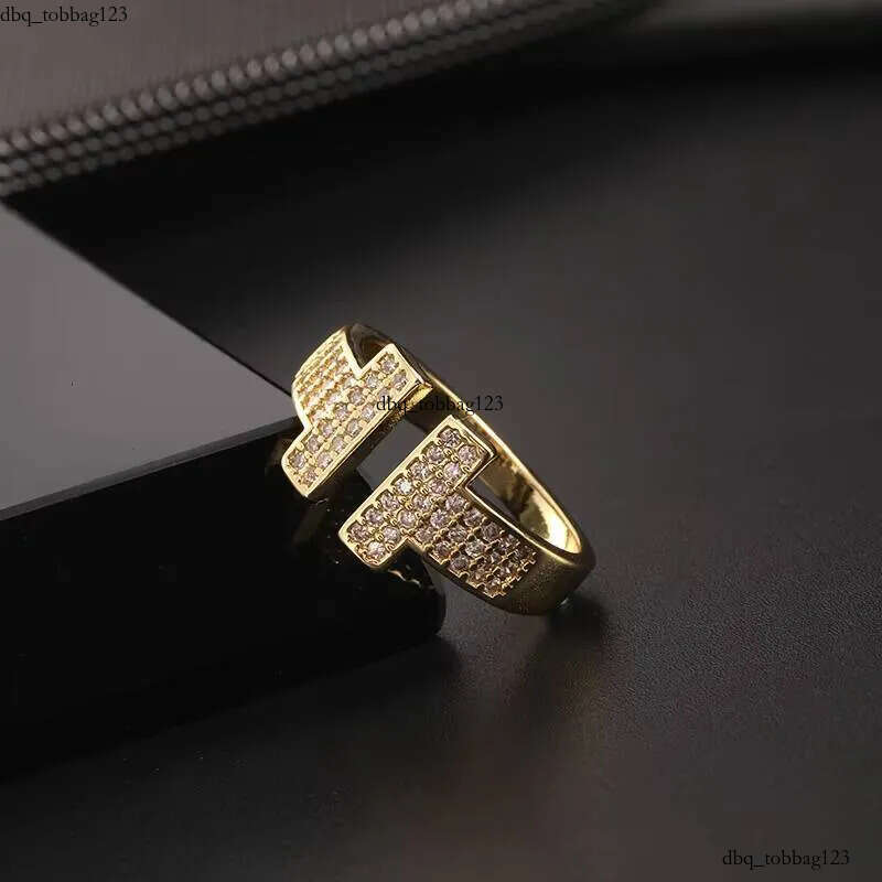 Hot Fashion Europe Gold Plated Brass Copper Alloy Crystal Zircon Openwork Finger Rings for Women Girls