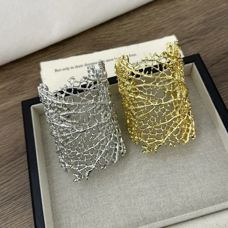 Exaggerated Hollow Metal Coral Texture Open Bracelet for Women European And American Personality Trend Jewelry Accessories 250930
