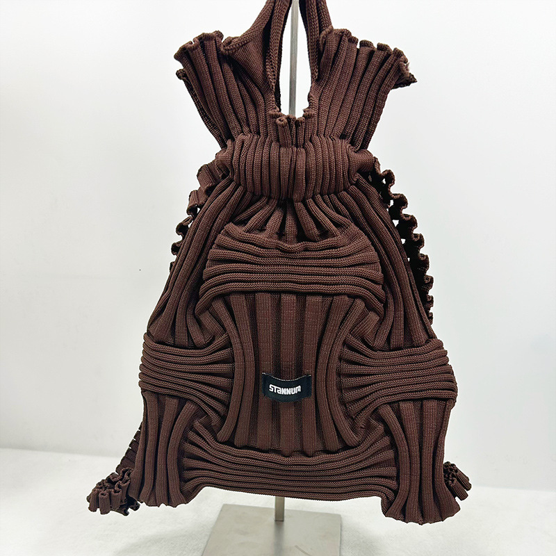 2025 New Backpack Designer Casual Knitted Handbag Fashion Versatile Bag