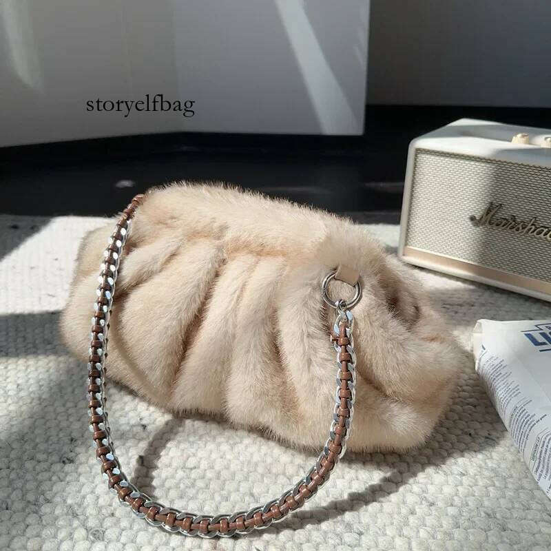 Fluffy Plush Dumpling Bags for Women Handbags Faux Mink Fur Pouch Ruched Shoulder Bag Winter Warm Soft Cloud Clutch