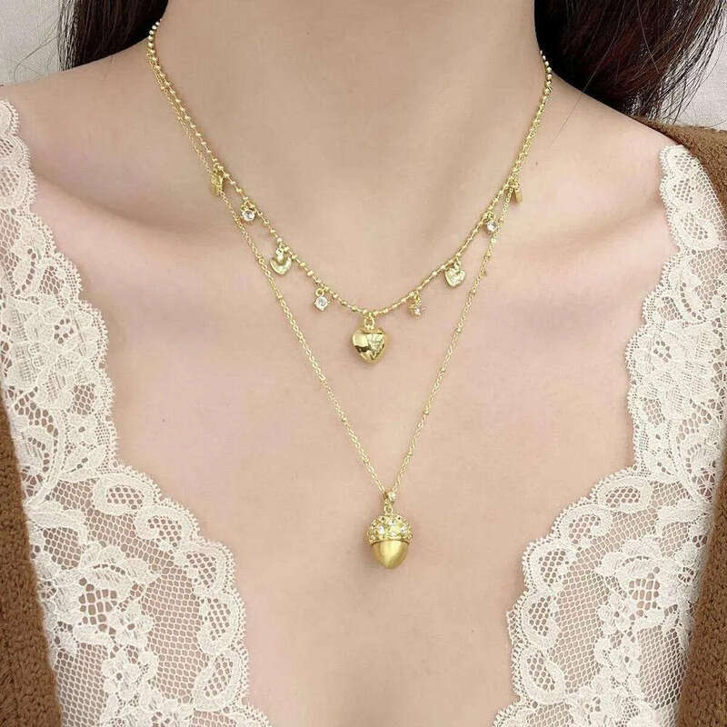 DHCollection Pinecone Heart Pattern Gold Plated Cubic Zirconia Ins Vintage Pendant Necklace Fashion Jewelry