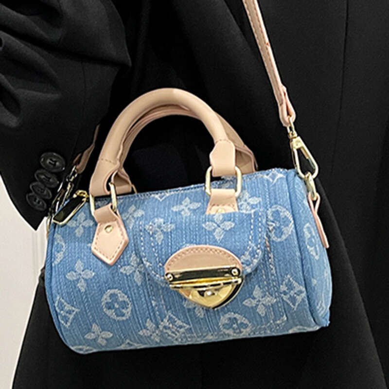 New Designer Bag for Women Pillow Bags Woven Denim Handbag Shoulder Trendy Fashion Womens Blue Bag
