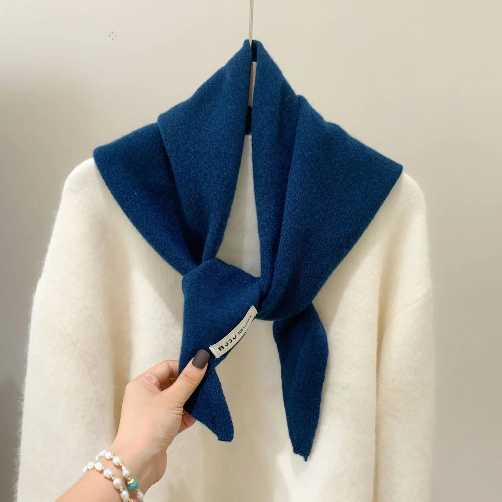 100 Women Wool Scarf Shawl Winter Warm Soft Knitted Triangle Scarf Fashion Bandana Lady Wool Tassel Blanket Scarves 250930