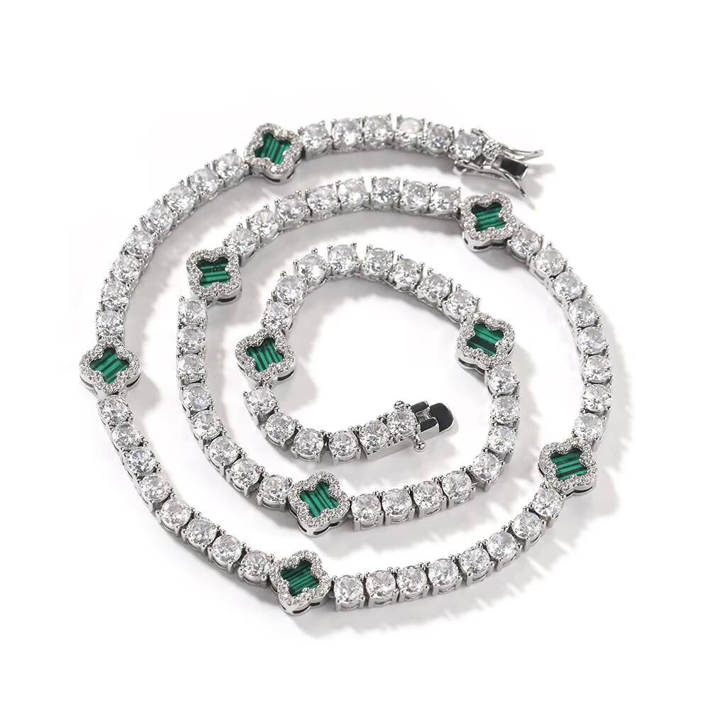 New Fashionable Women's Exquisite Elegant Collarbone Necklace Four-Leaf Clover Moissanite Tennis Necklace