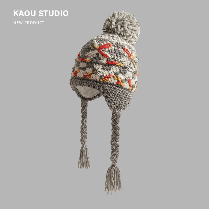 Winter Retro Jacquard Knitted Bomber Hats Women Retro Snowflake Hairball Decoration Warm and Piled Thickened Lei Feng Hat 250930