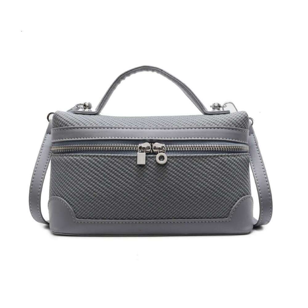 designer bag Luxury bag New Fashion Casual Handheld Shoulder Crossbody Niche High-end Commuter Bag for Women