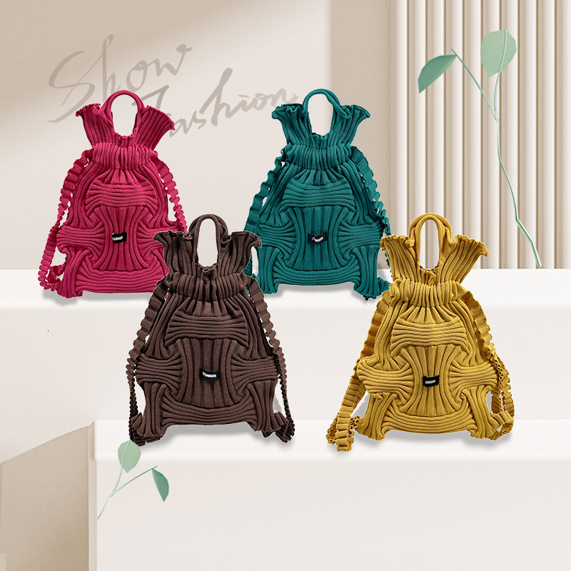 2025 New Backpack Designer Casual Knitted Handbag Fashion Versatile Bag