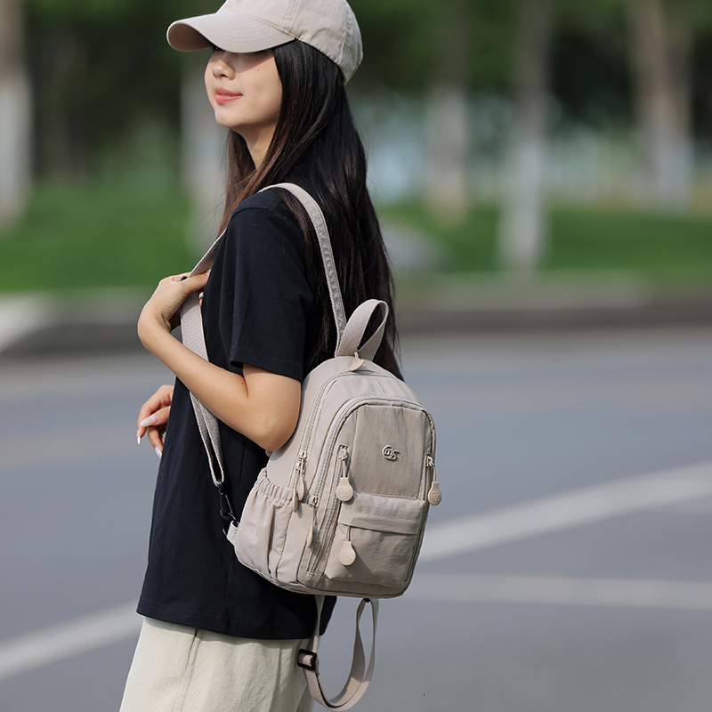 Designer Fashion Backpack 2025 New Lightweight Multi functional Chest Bag Women's Bag