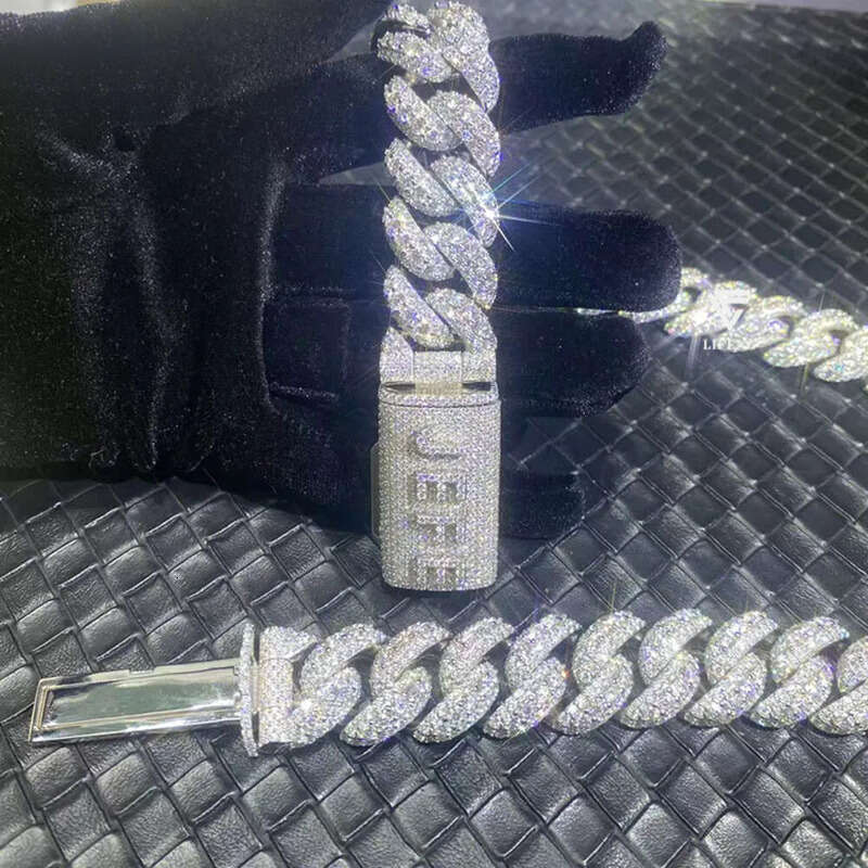 Elegant Hot-Selling Sterling Sier Cuban Link Chain Pass the Dia Test White d Vvs 1 Moissanite Necklace