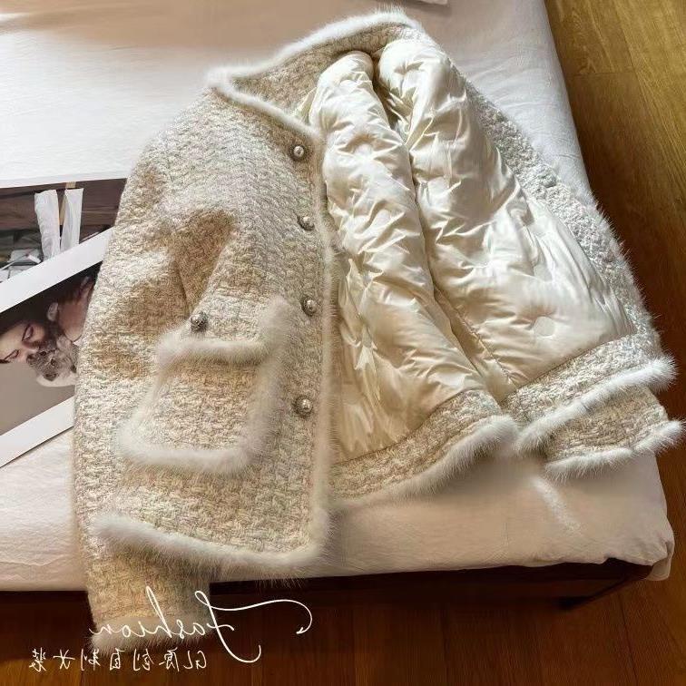 2025 Designer Women's Winter Fashion Thick Cotton Mat Slim Fit Top, Rough Texture Autumn Coarse design Wool Short Coat and Winter New Luxury Jack