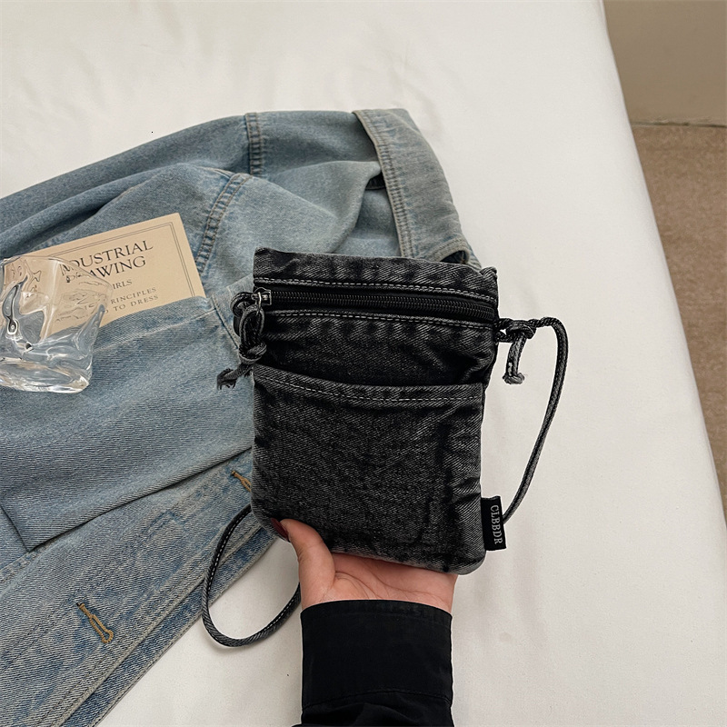 Leisure mini luxury bag, women's new denim bag, Korean version, autumn and winter retro, niche art crossbody bag, designer bag