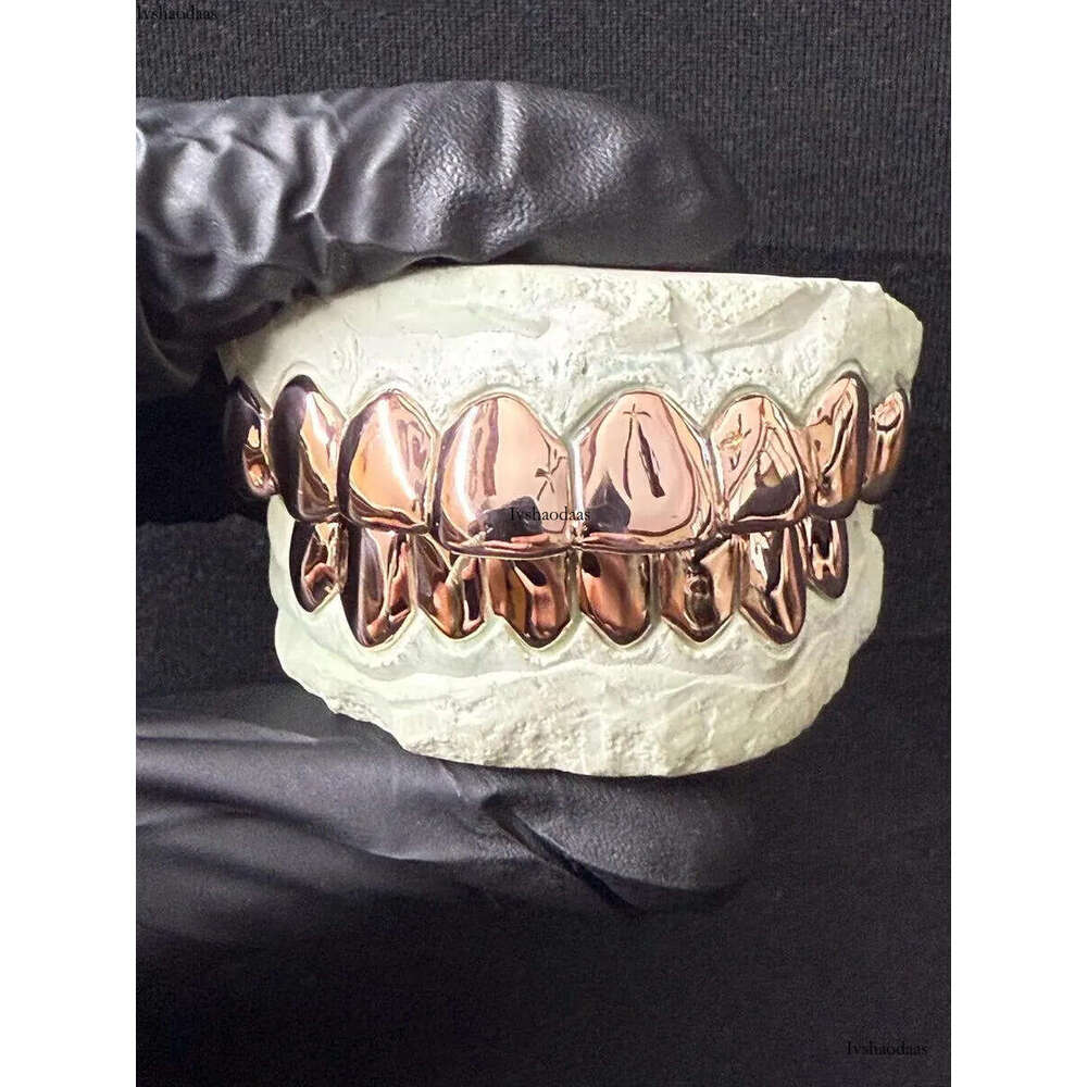 2025 New Unisize Wholesale Mens Hip Hop Gold Teeth Sier Top & Bottom Iced Out Grillz Dental Moissanite Grill
