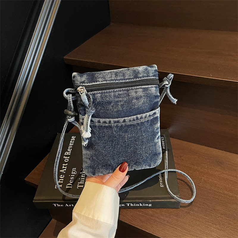 Leisure mini luxury bag, women's new denim bag, Korean version, autumn and winter retro, niche art crossbody bag, designer bag