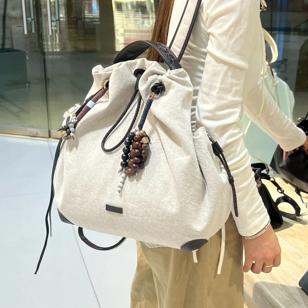 Designer women's backpack 2025 new multifunctional leisure niche commuting computer bag