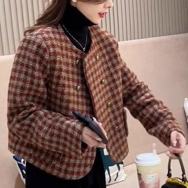 2025 designer short jacket paired with small coarse wool short jacket suitable for women's autumn and winter new fashion casual multifunctional j