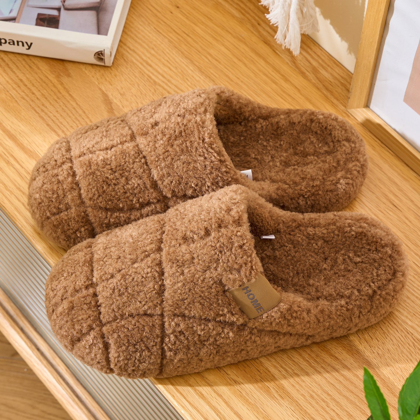 High-Quality Women Winter 2025 New Indoor Warm Plush Comfortable Thick-Soled Cotton Slippers for Home Use ddmymarket