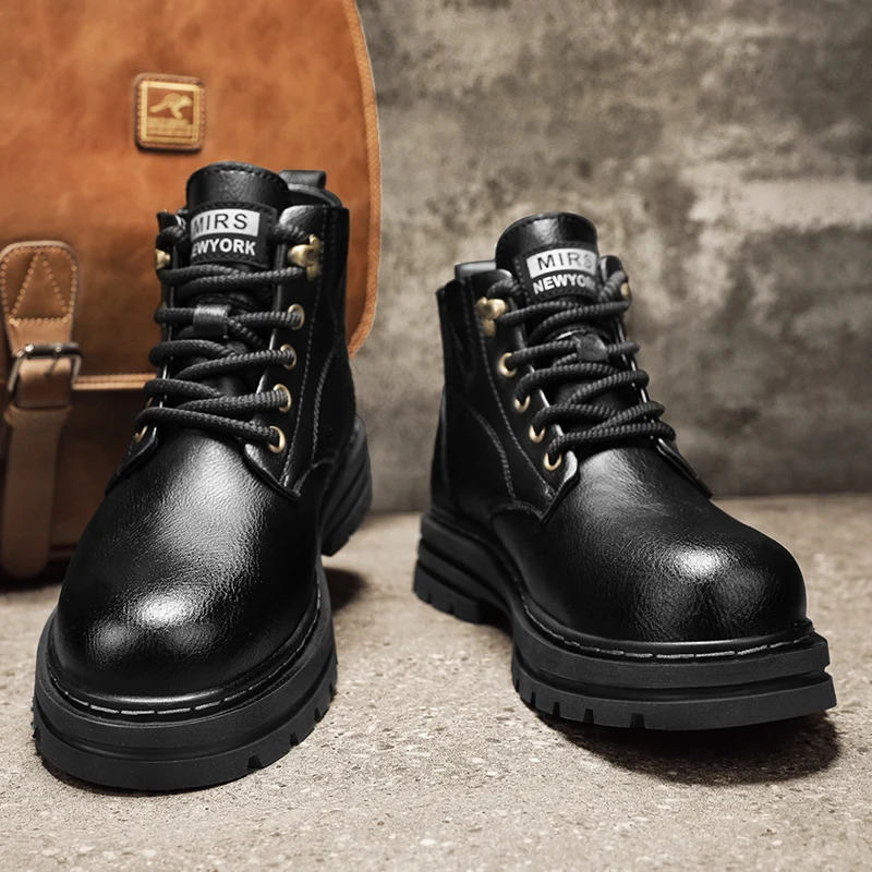 Mens LaceUp Shoes Winter Classic Mens High Top Boots Man Korean Version Casual Shoes Male Leather Fashion Boots 250930