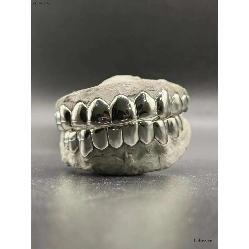 2025 New Unisize Wholesale Mens Hip Hop Gold Teeth Sier Top & Bottom Iced Out Grillz Dental Moissanite Grill