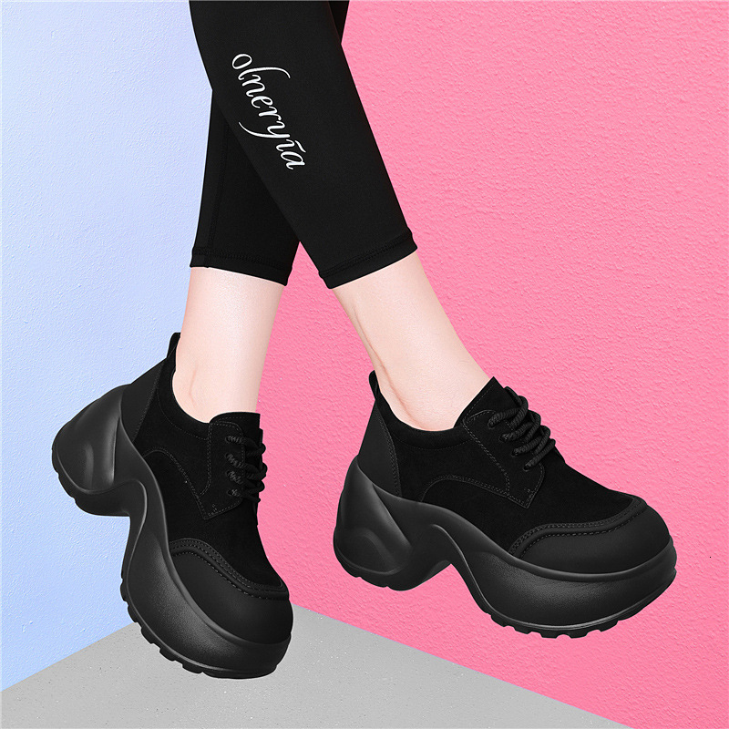 New women's small round toe trendy thick soled casual sports shoes, height increasing elegant women's shoes, trendy designer shoes