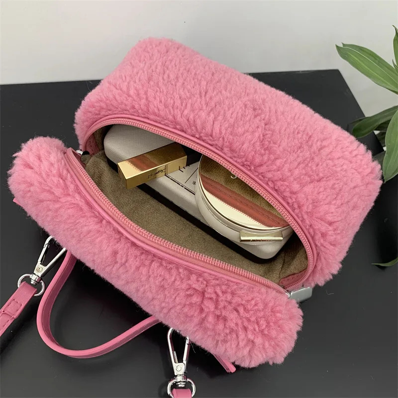 Box Bag Women 2024 Winter Trendy Faux Fur Shoulder Bags Handbag Y2k Girls Fashion Festival Crossbody 250930