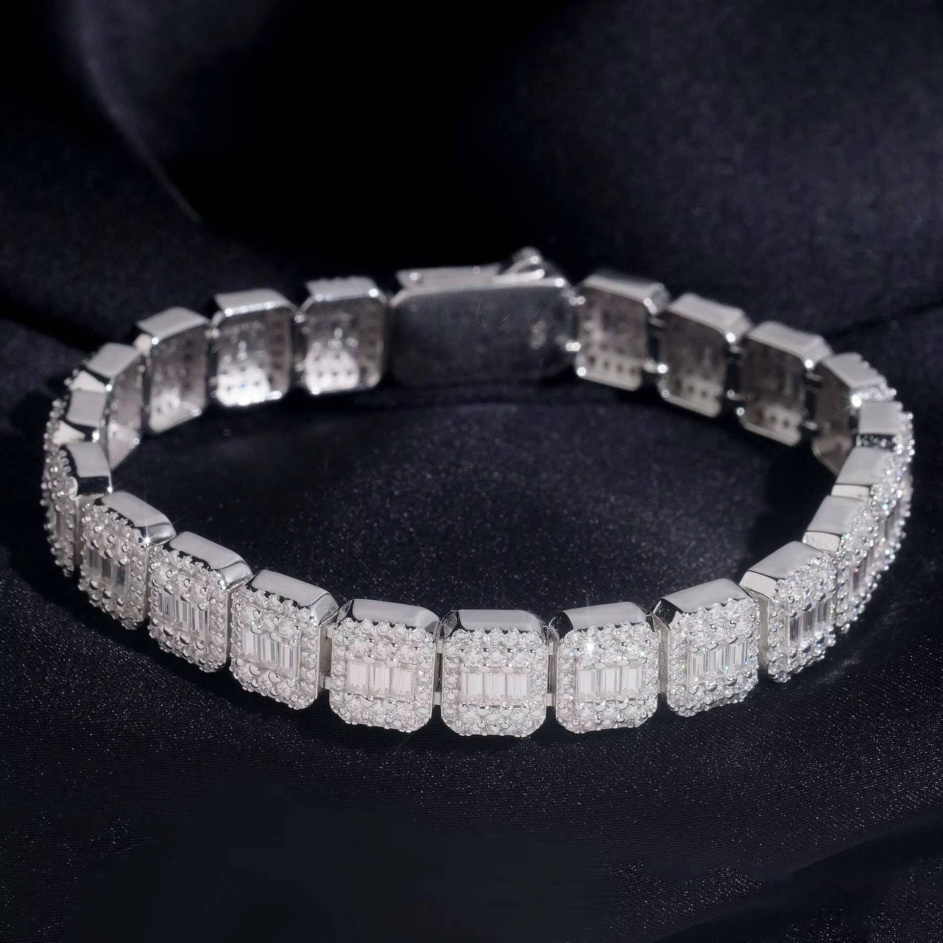 Hot Selling Princess Fang New Trendy 925 Sterling Silver VVS Moissanite Bracelet for Men and Women Hip Hop Style