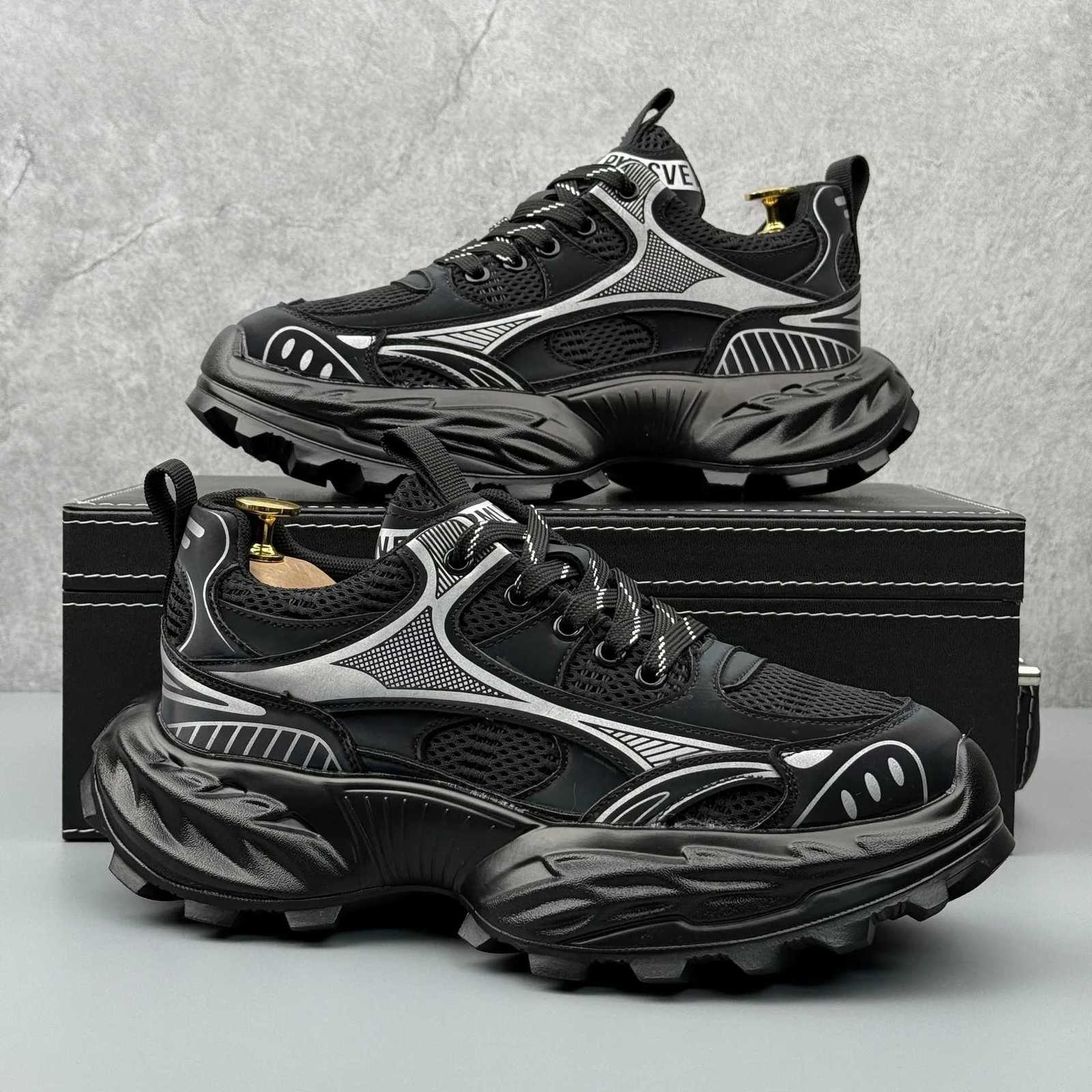 New mens shoes with thick soles heightincreasing dad sneakers fashionable and trendy versatile for sports and casual wear Z250930