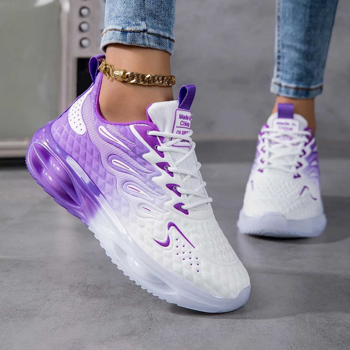 Running shoes for men and women lightweight mesh breathable comfortable flat soft tennis shoes couple air cushion sports shoes Z250930