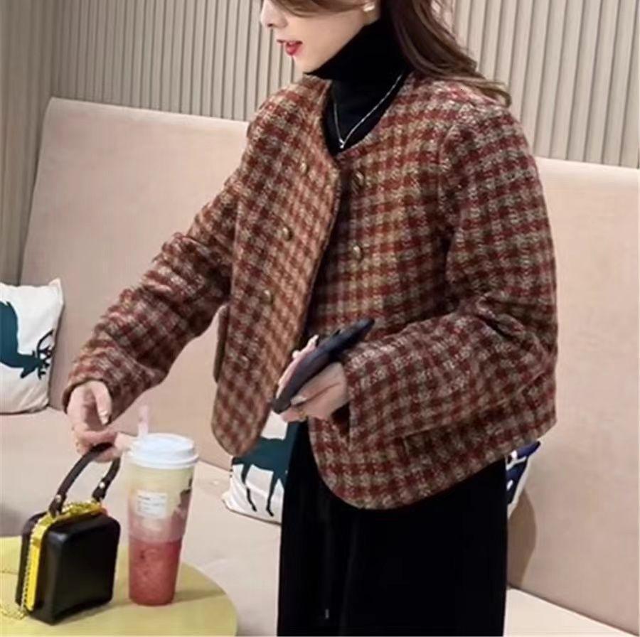 2025 designer short jacket paired with small coarse wool short jacket suitable for women's autumn and winter new fashion casual multifunctional j