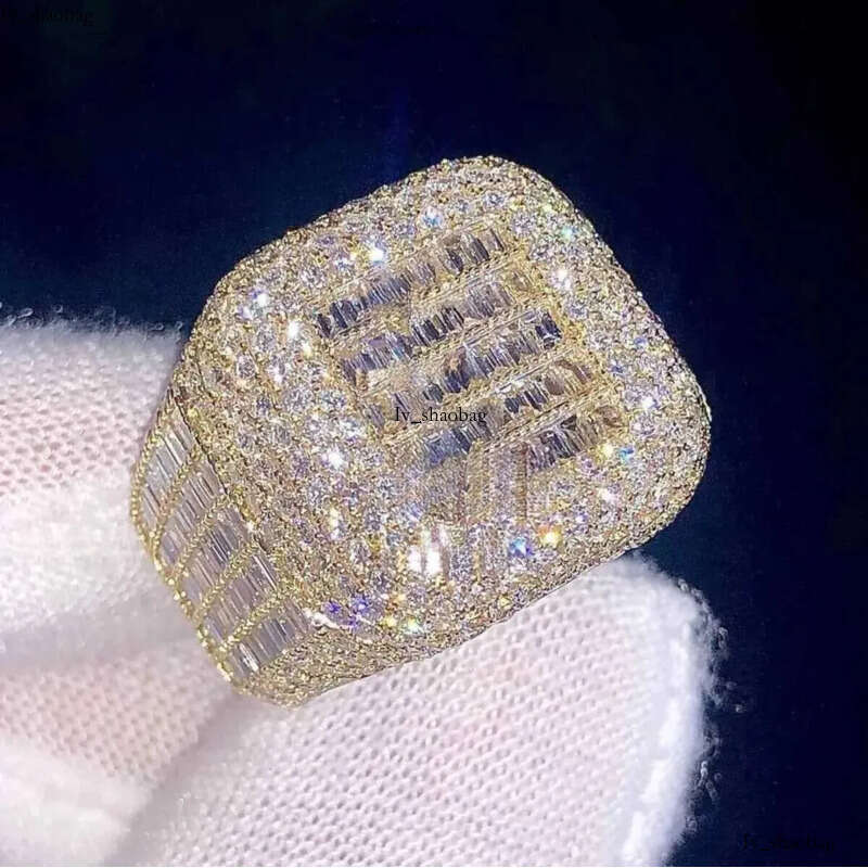 Gems Mens Iced Out Baguette Dia Engagement Sier VVS Moissanite Champion Custom Hip Hop Ring 825 aaa