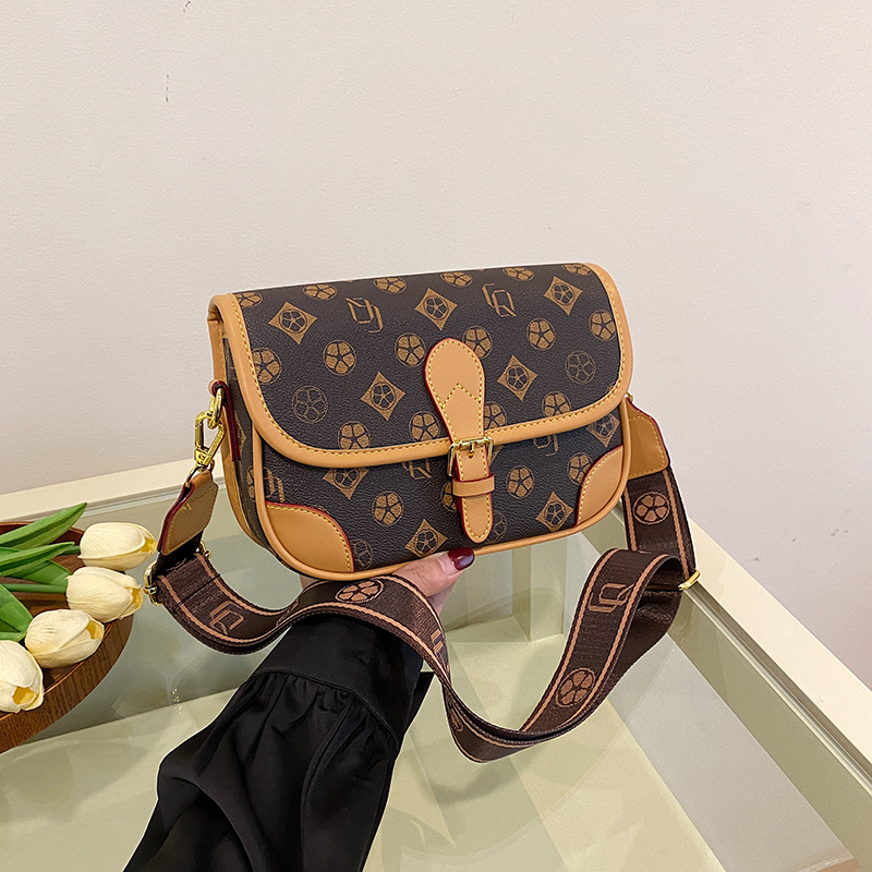 Free shipping, high-end ladies' bag, 2025 Four Seasons edition, European and American retro underarm bag, stylish and versatile, single-shoulder 