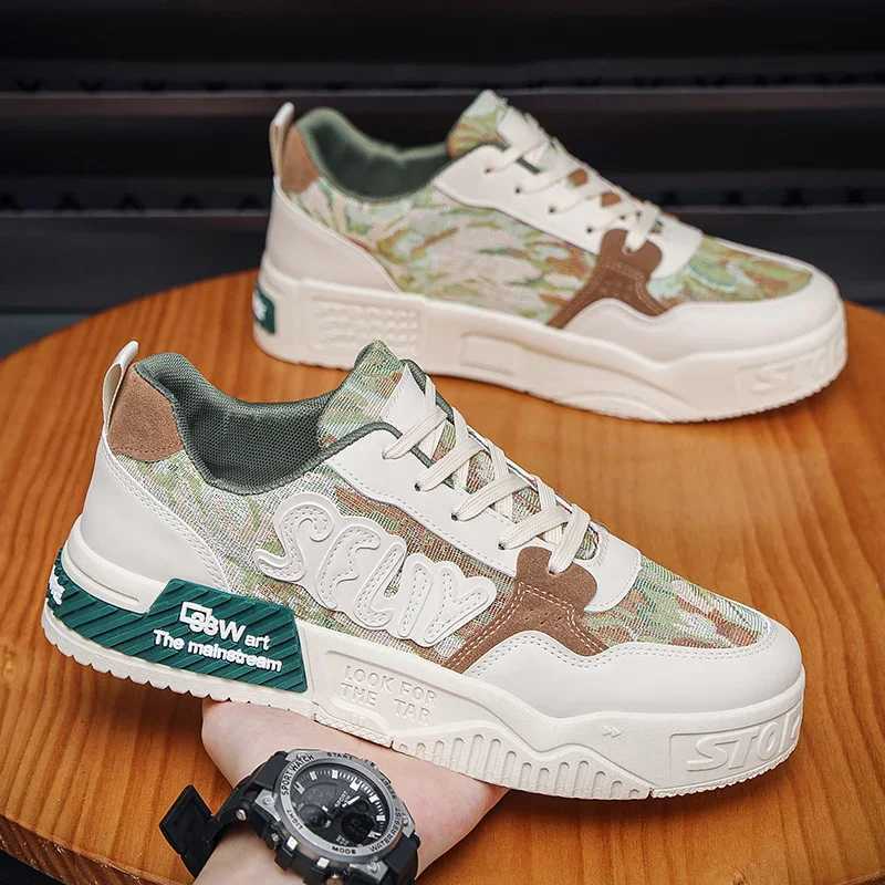 Korean Version Mens Casual Sports Shoes Fashionable and Versatile Letter Style Casual Board Shoes Z250930