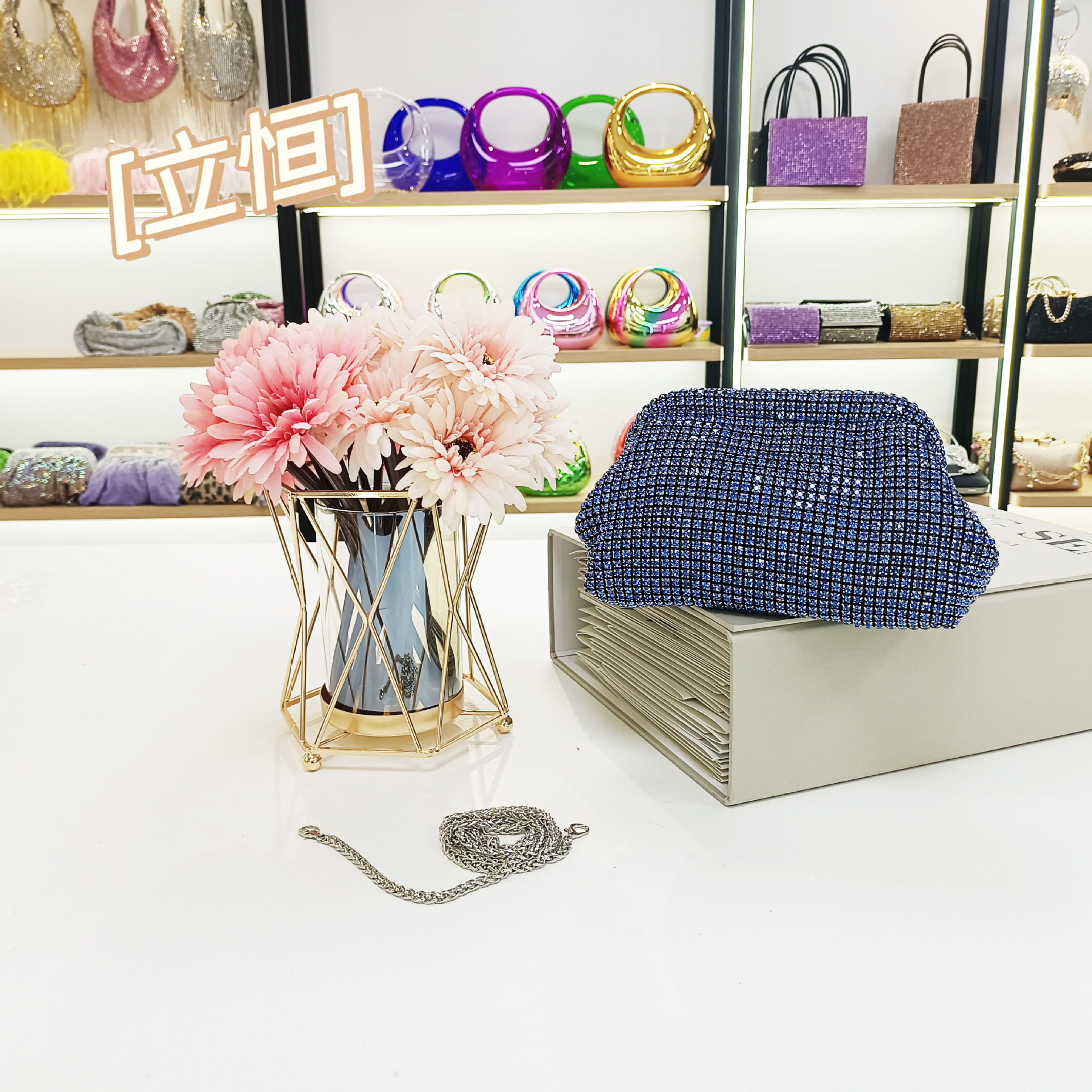 Designer Bag Light Diamond-studded Shell Bag Rhinestone Evening Bag Women's Handheld Underarm Bag Diamond-studded Single Luxury Bag Shoulder Cros