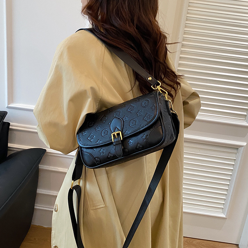New free shipping fashionable flip-top magnetic buckle shoulder bag simple and stylish women's bag for work underarm bag