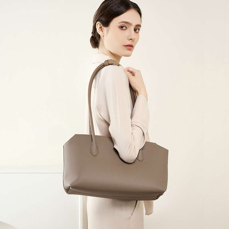 Luxury bag Niche Minimalist New High End Genuine Leather Women s Tote French Style Cowhide Underarm Shoulder Commuter Bag