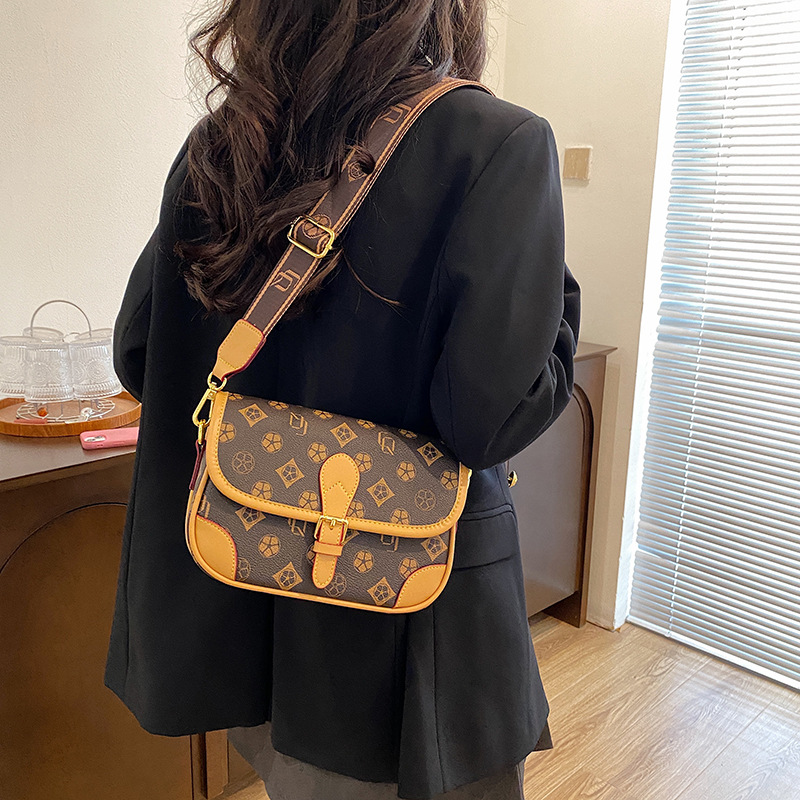 Free shipping, high-end ladies' bag, 2025 Four Seasons edition, European and American retro underarm bag, stylish and versatile, single-shoulder 