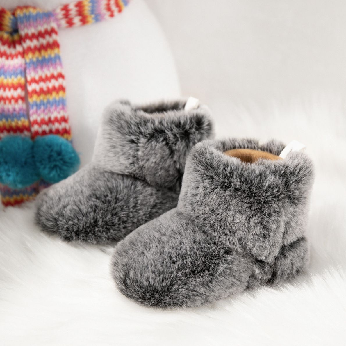 Baby Booties Newborn Infant Boy Girl Non-Slip Soft Sole Crib Shoes Kidszworld Toddler Plush Fluff Winter Warm Prewalker Boots 0-18M Months K0016