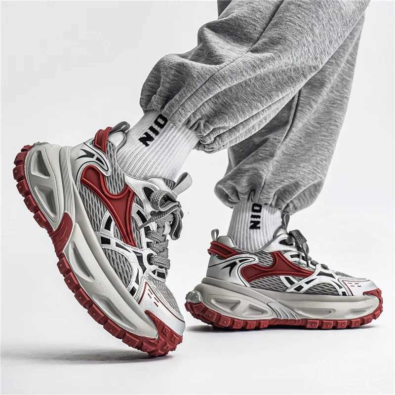 Mens Sports Shoes Fashionable and Casual Mens Thick Soled Sports Shoes Street Style Easy To Match Z250930