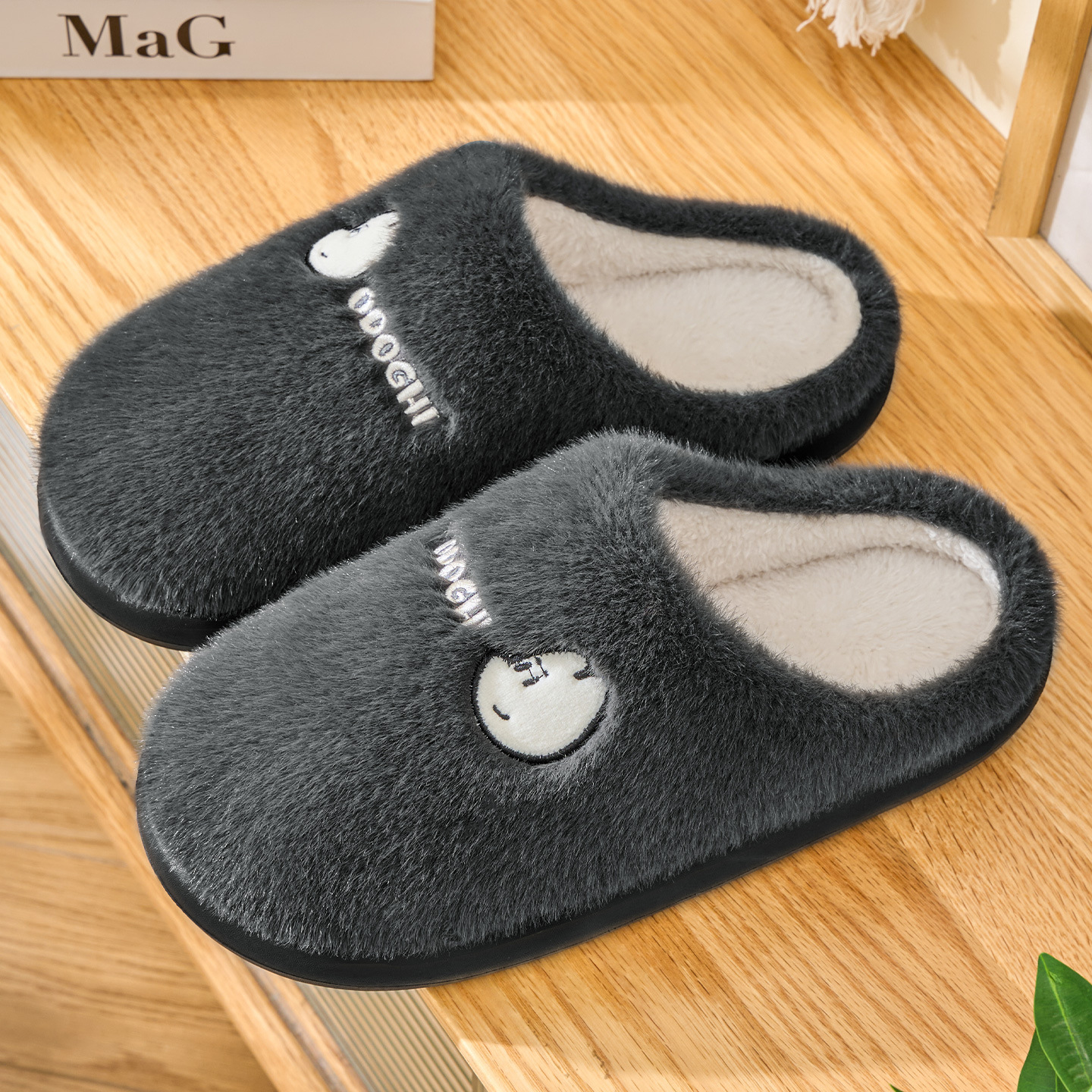 Women's Winter 2025 New Indoor Home Warm Plush Antibacterial Household Cotton Slippers for Men ddmymarket