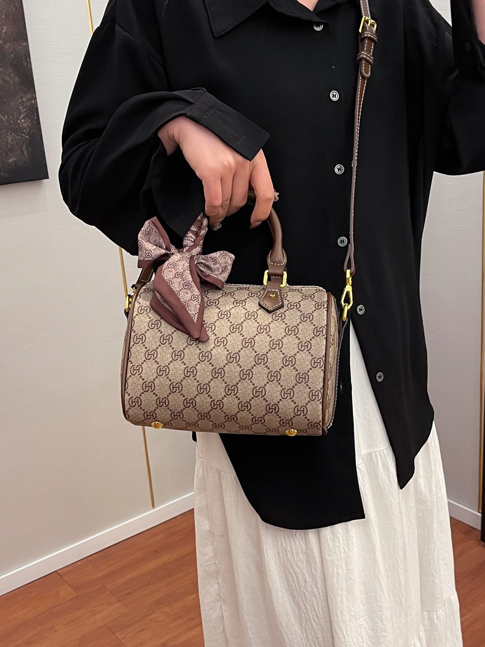 free shipping hot designer bag 2025 New Light Luxury Vintage Pillow Bag Fashionable and Versatile Boston Handbag for woman grey coffee