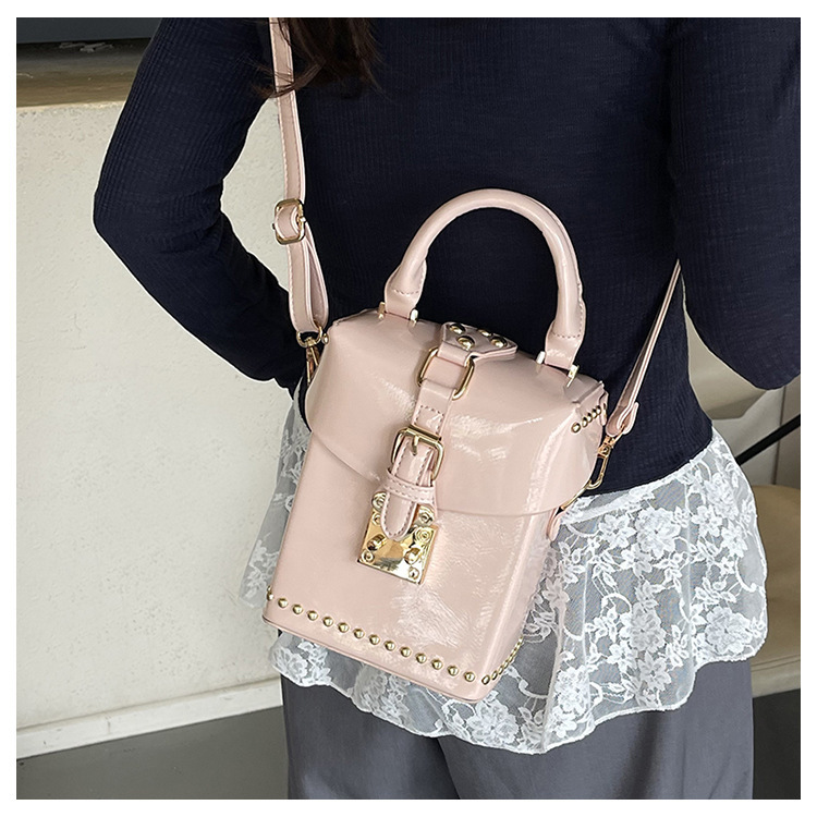 Autumn and Winter New Women's Handbag Fashion Trend Versatile Style Luxury Bag Solid Color Lacquer Leather Design Small Square Bag Designer Bag