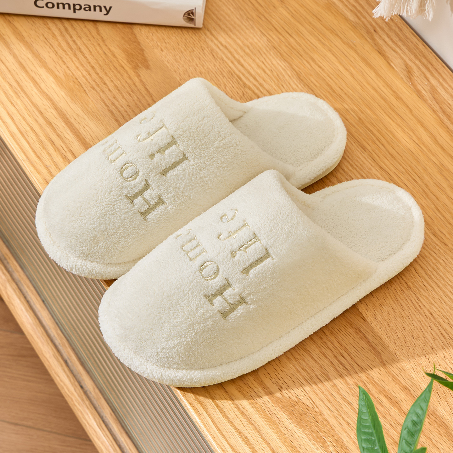 Home Women 2025 Autumn Winter Antibacterial Deodorant Couple Indoor Non-Slip Simple Plush Cotton Slippers for Men ddmymarket