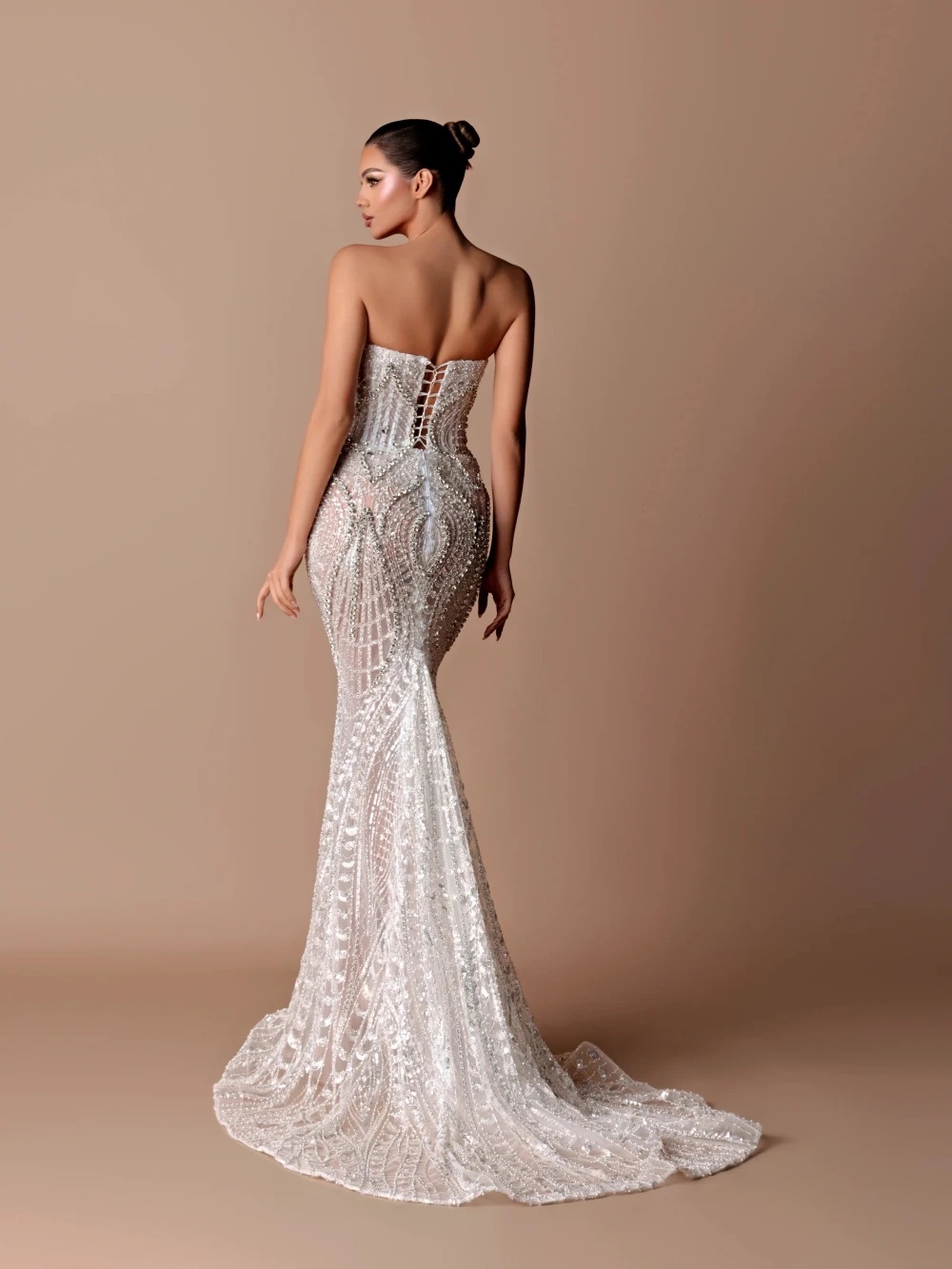 Luxury Strapless Wedding Dresses Rhinestone Bridal Gowns Sequins Illusion Sleeveless Mermaid Sweep Train Customized Vestidos De Novia Plus Size