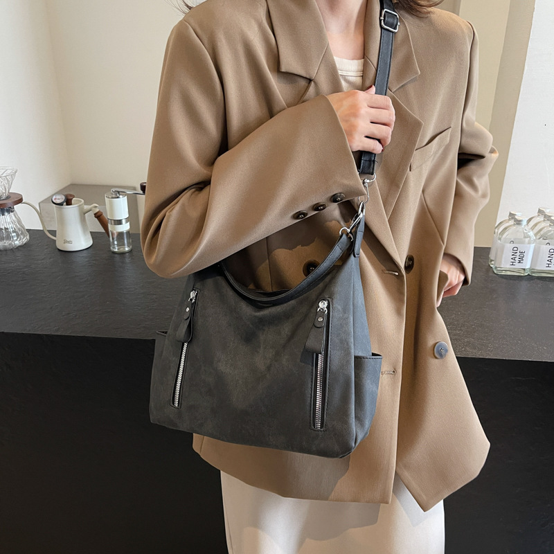 New frosted women's crossbody bag luxury bag autumn and winter handbag niche large capacity commuting bag designer bag shoulder bag