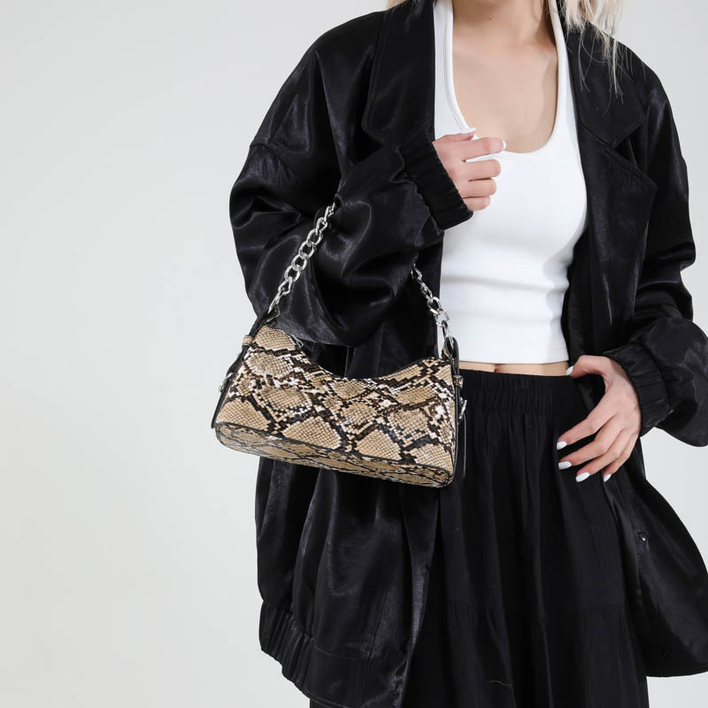 European and American style snake skin pattern women's fashionable armpit bag autumn and winter new item chain design retro luxury bag designer b